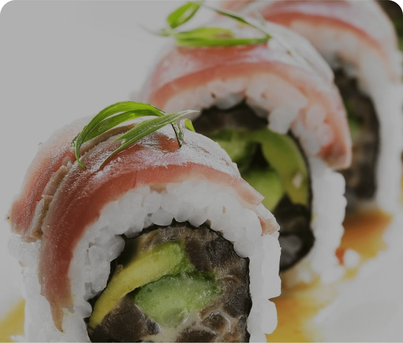 Avocado Inside-Outside Roll– 8 Stück