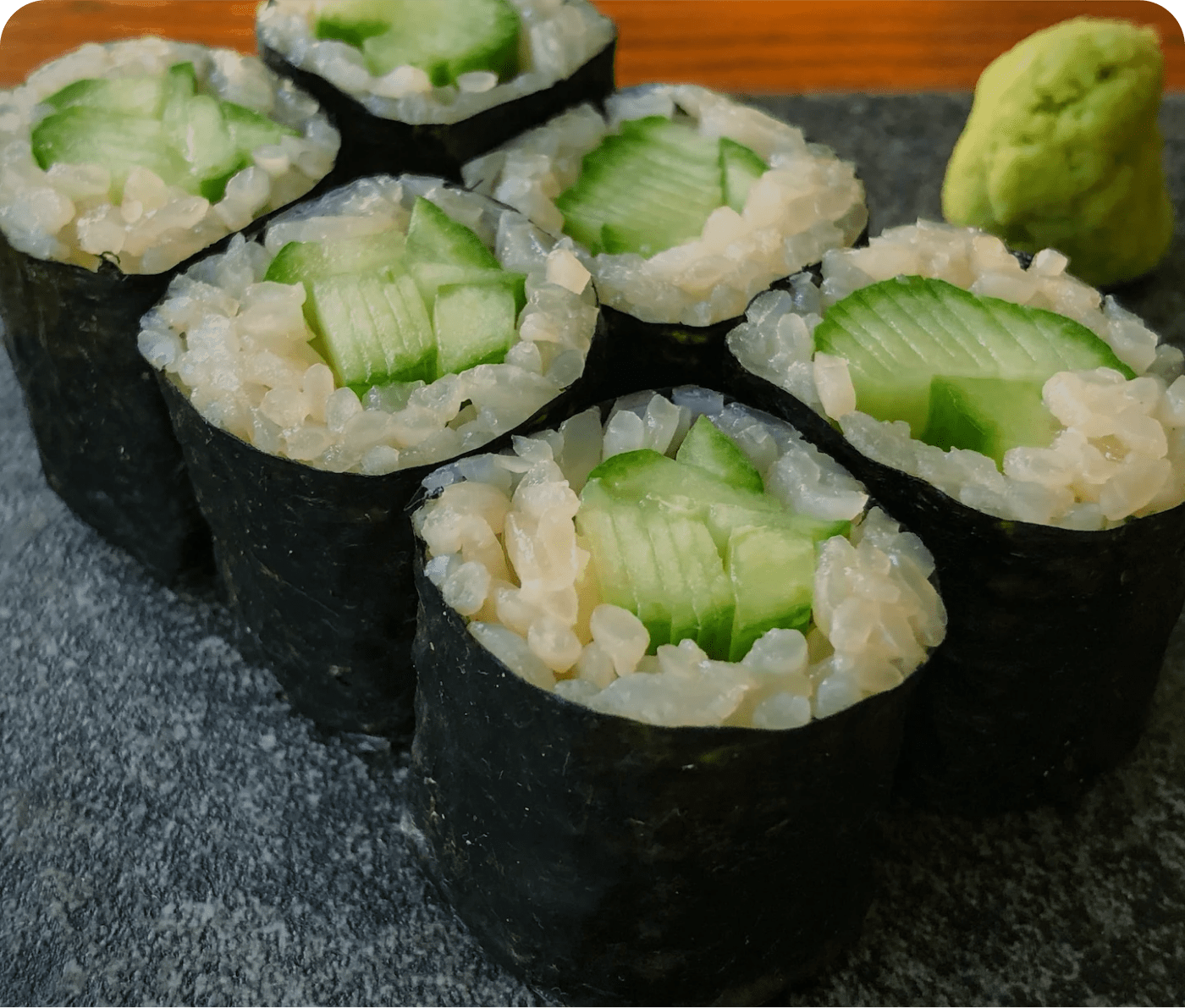 Sake Kappa Inside-Outside Roll (8 Stuck)